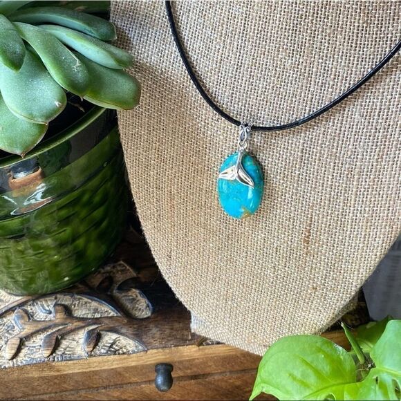 Blue Mohave Turquoise Whale Tail Necklace - Picture 5 of 9